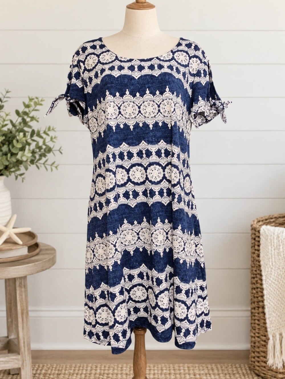 Ronni Nicole Navy & Ivory Medallion Print Tie-Sleeve Dress – Size Large